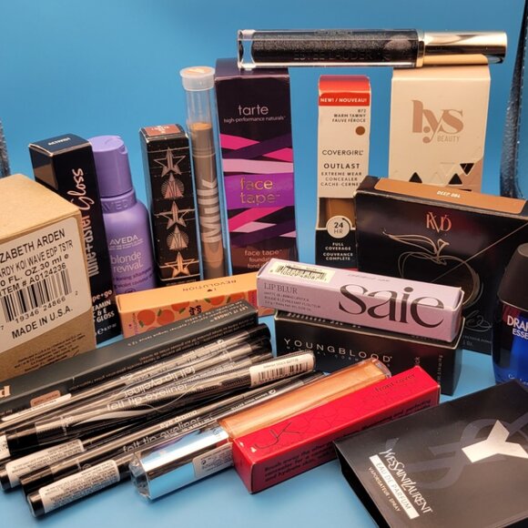 25 Piece Makeup / Beauty Bundle - Kat Von D Tarte Estee Lauder Milk Saie +